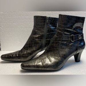 AK Anne Klein iflex Grey
Animal Skin Heeled 2" Heel
Women's Size 8M Pointed Toe